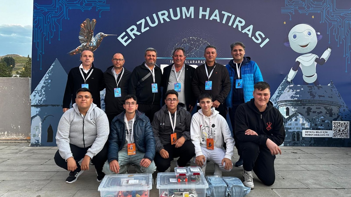 Uluslararası MEB Robot Yarışması Ekibimiz Erzurum'da yarışmalara hazır.